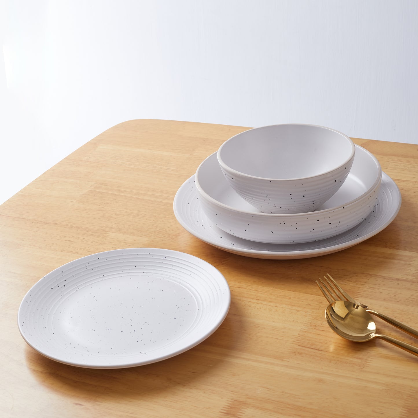 Lauren Stoneware Dinnerware Set - Off White