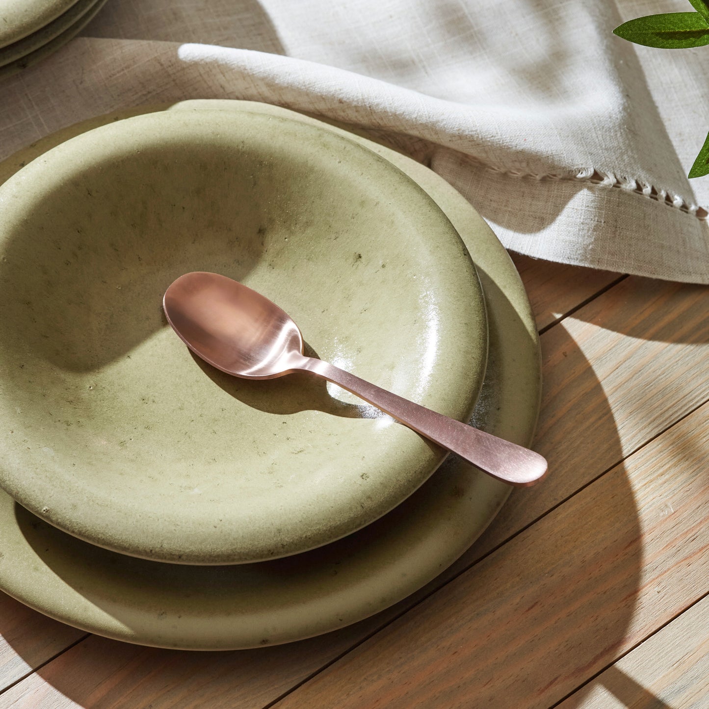 Aro Stoneware Dinnerware Set - Green Matte - Crafted in Portugal - Scratch-Resistant