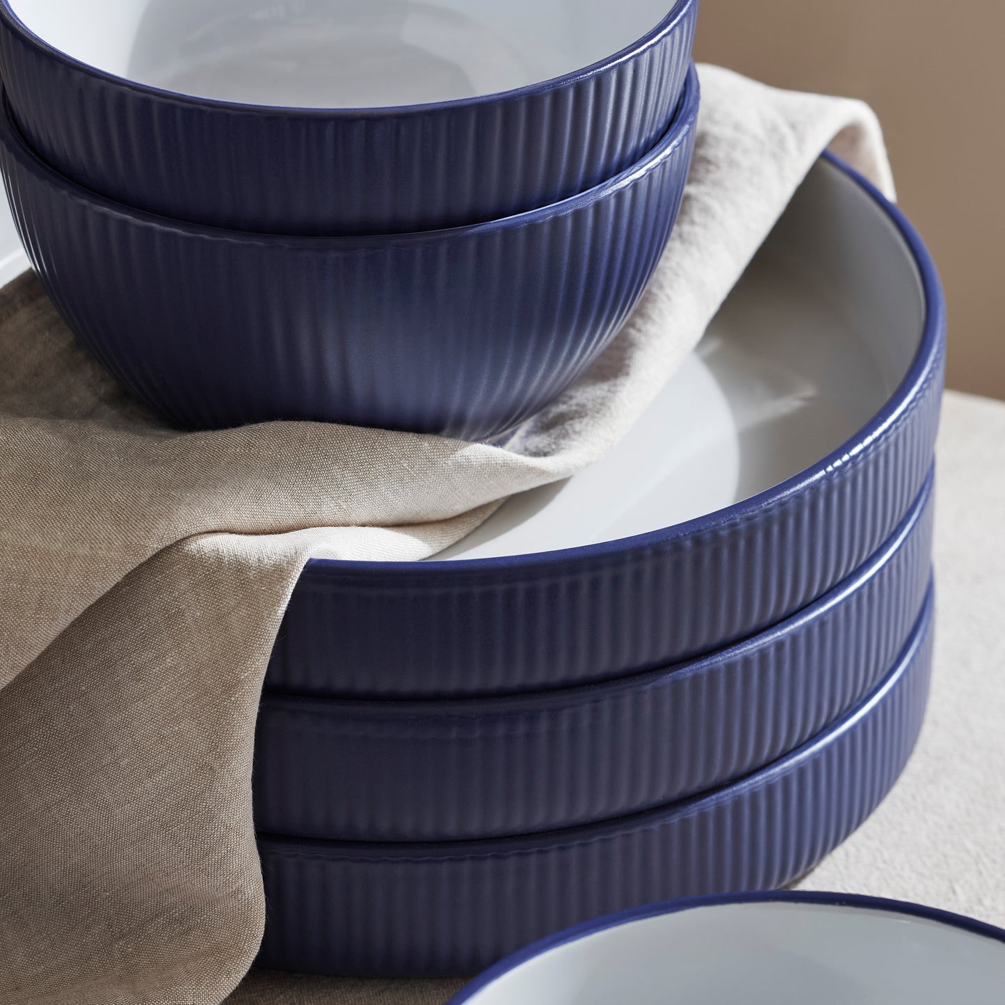 Larosso Stoneware Dinnerware Set - Dark Blue/White