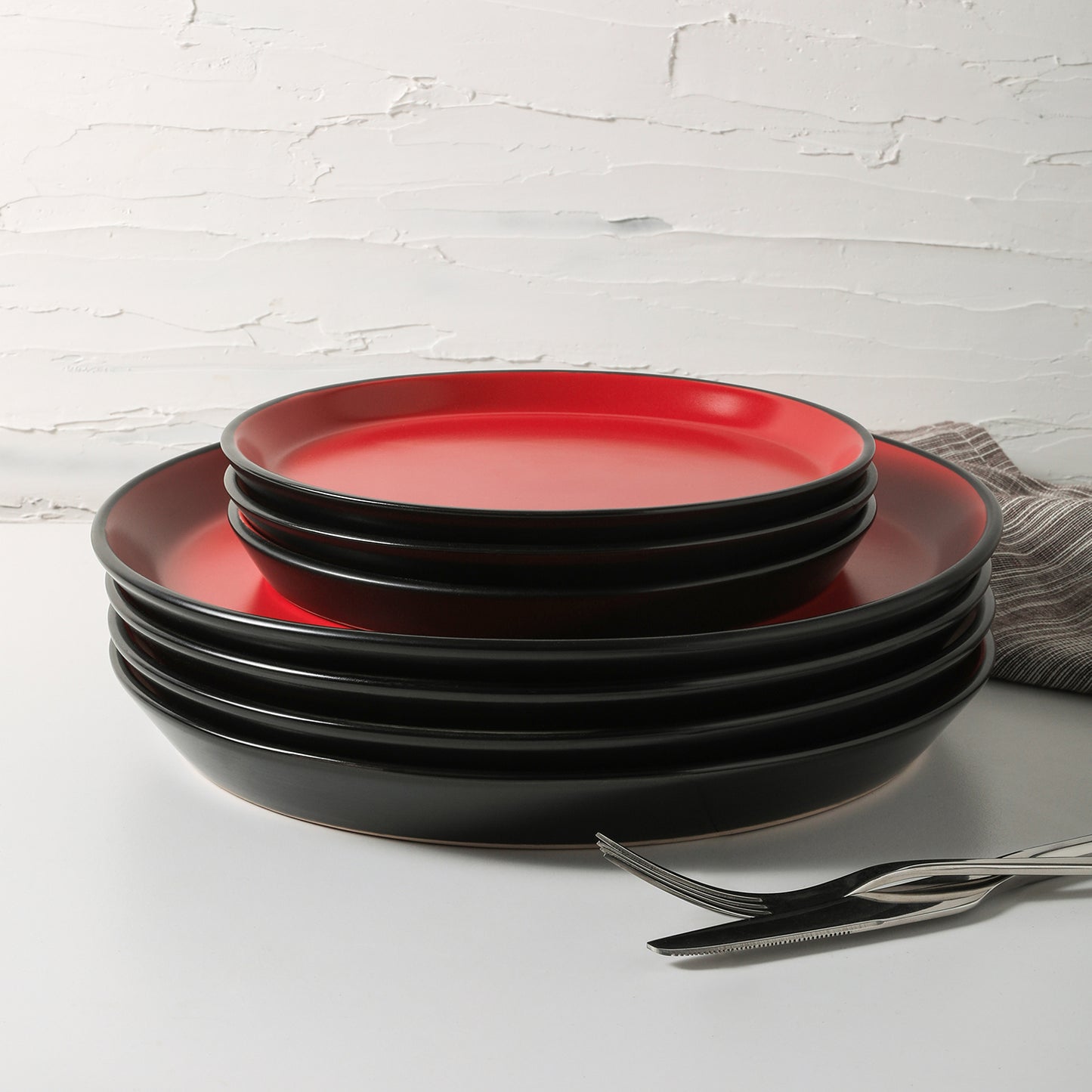 Albie Stoneware Dinnerware Set - Red And Black
