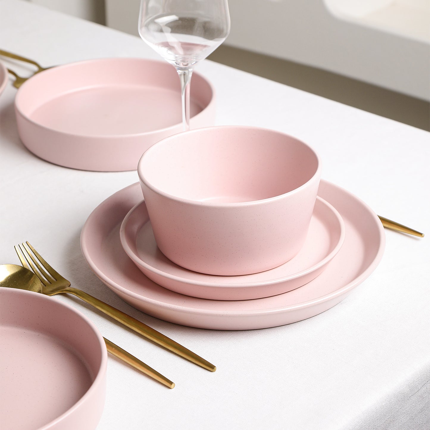 Albie Stoneware Dinnerware Set - Pink
