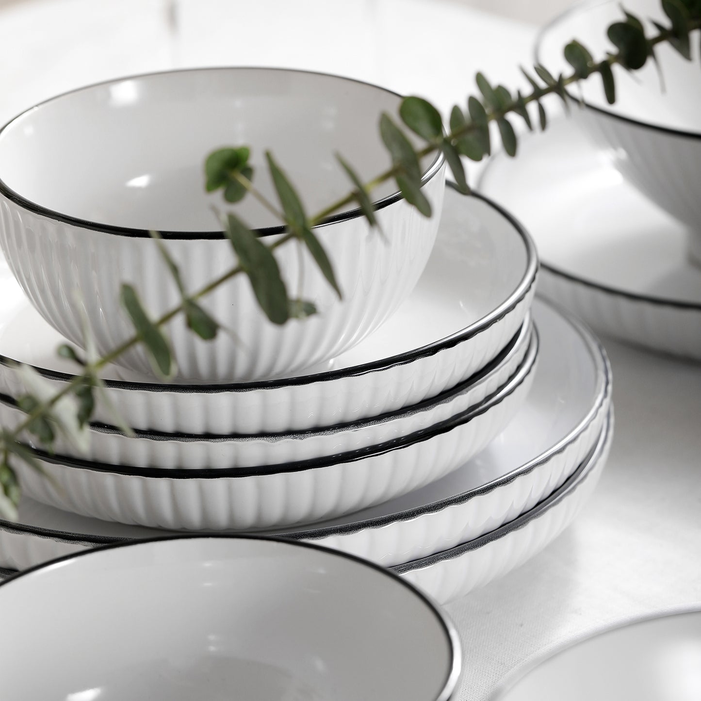 Lustra Stoneware Dinnerware Set - White