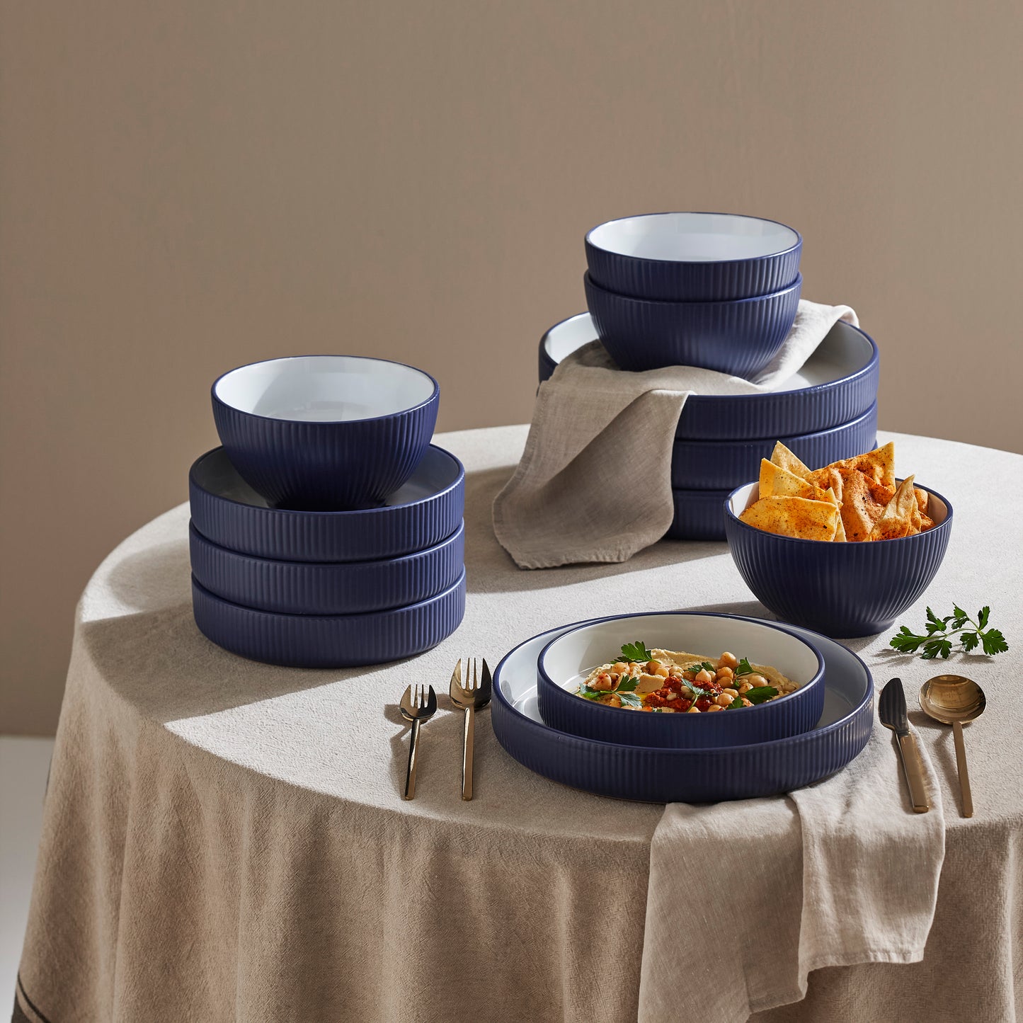 Larosso Stoneware Dinnerware Set - Dark Blue/White