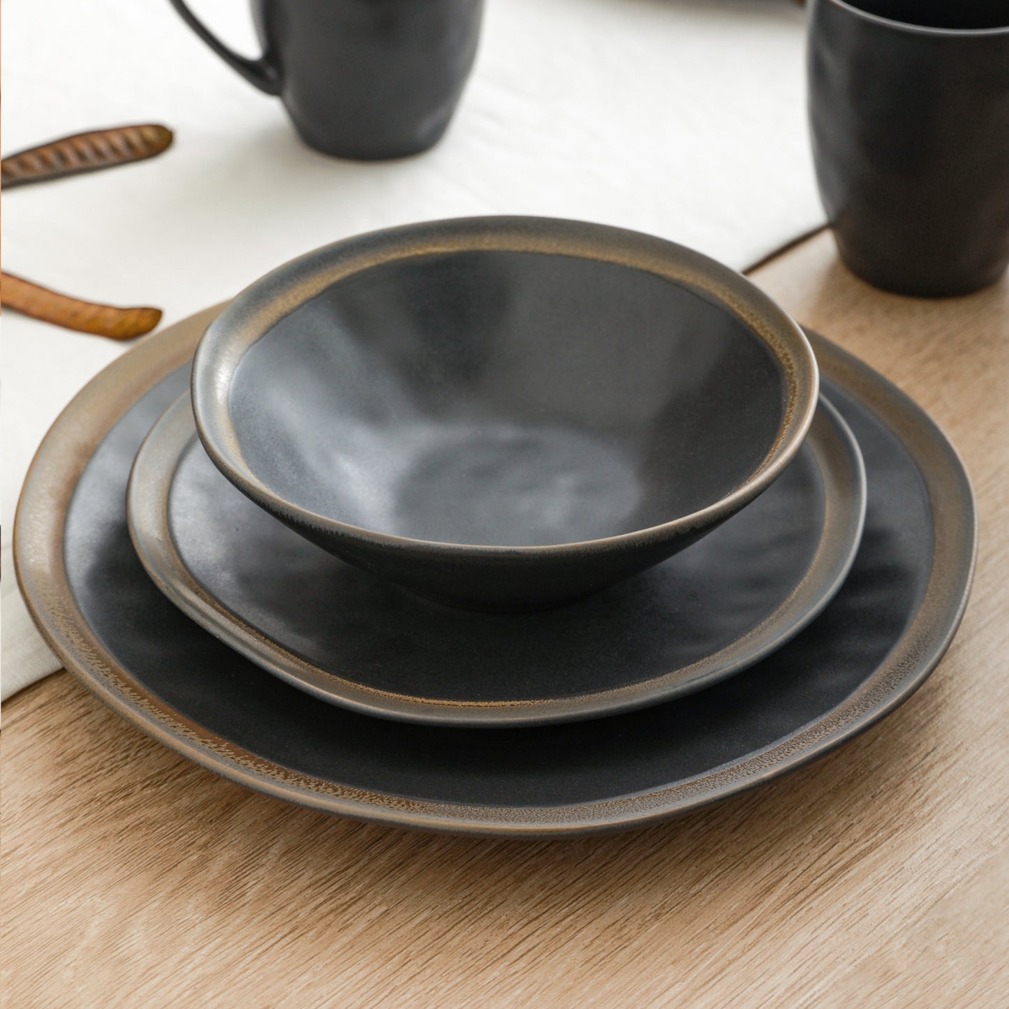 Serafina Stoneware Dinnerware Set - Gray