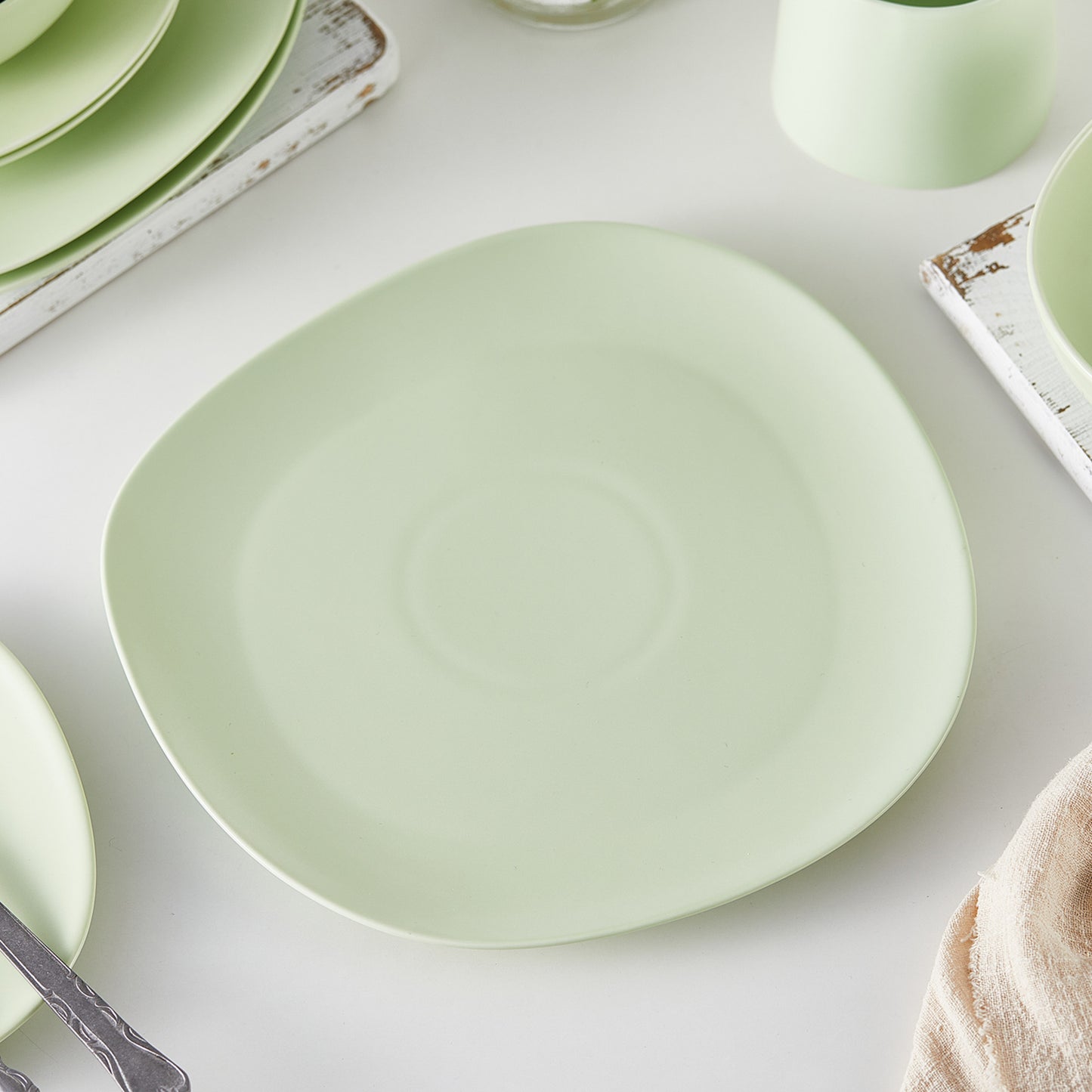 Delilah Porcelain Dinner Plate Set - Set of 6