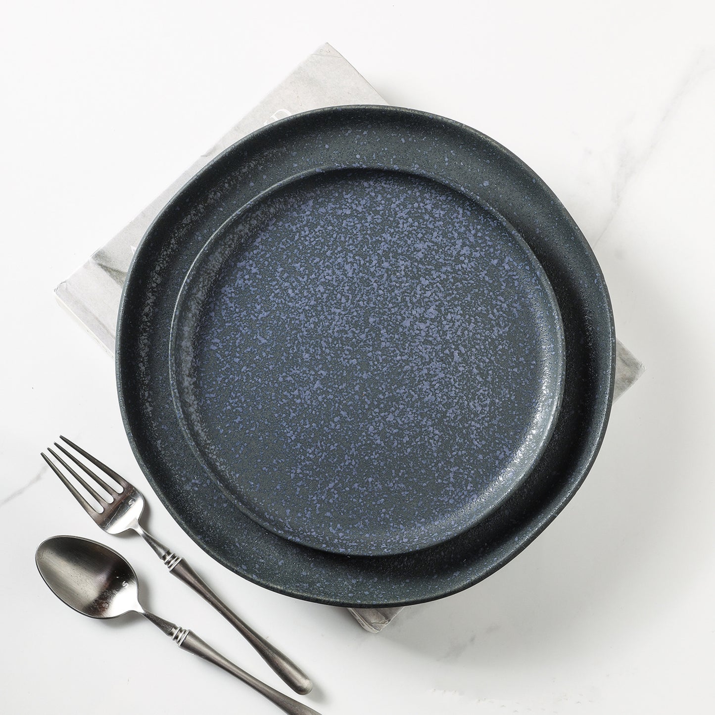 Tom Stoneware Dinner Plate - Gray And Blue Reflection