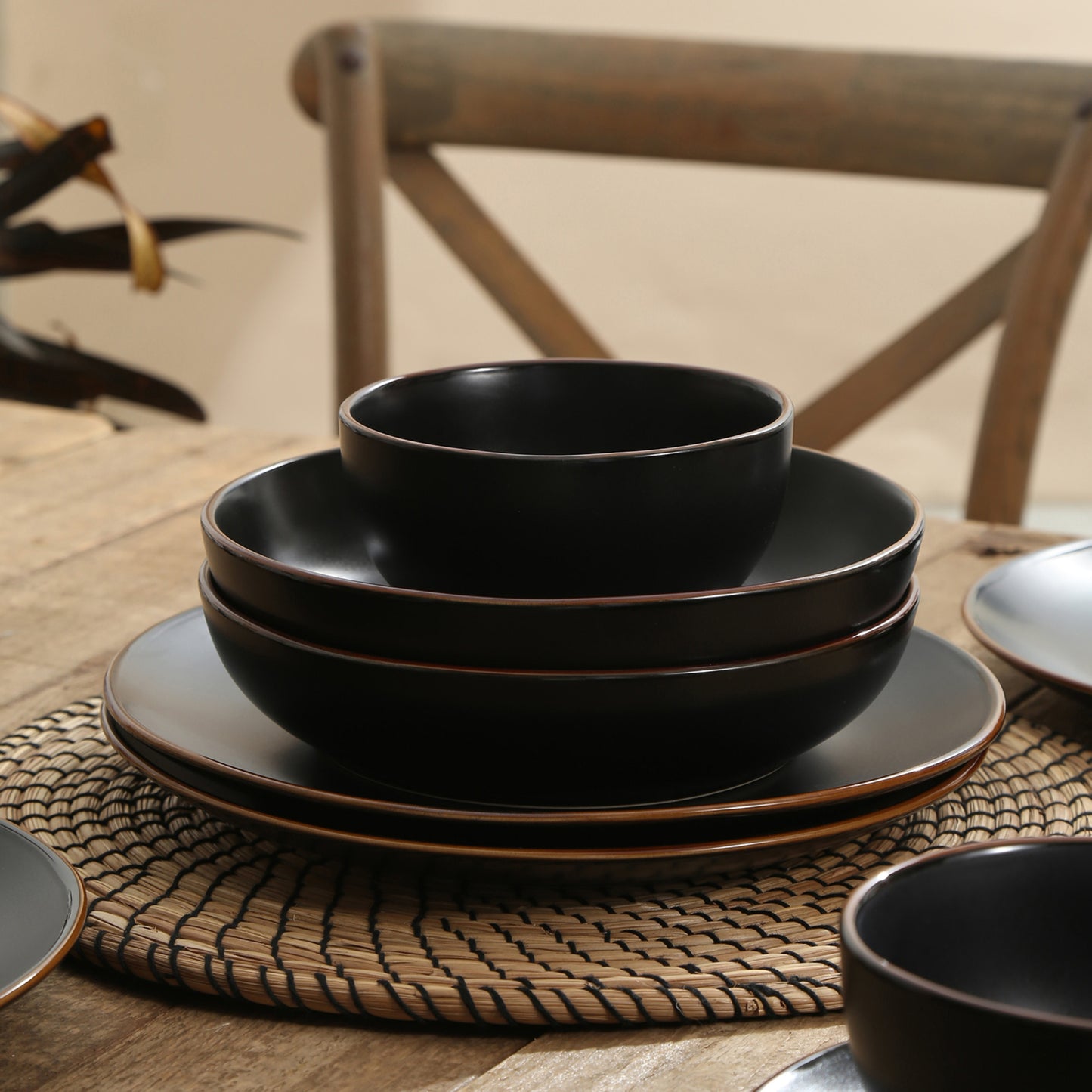 Brasa Stoneware Dinnerware Set - Black