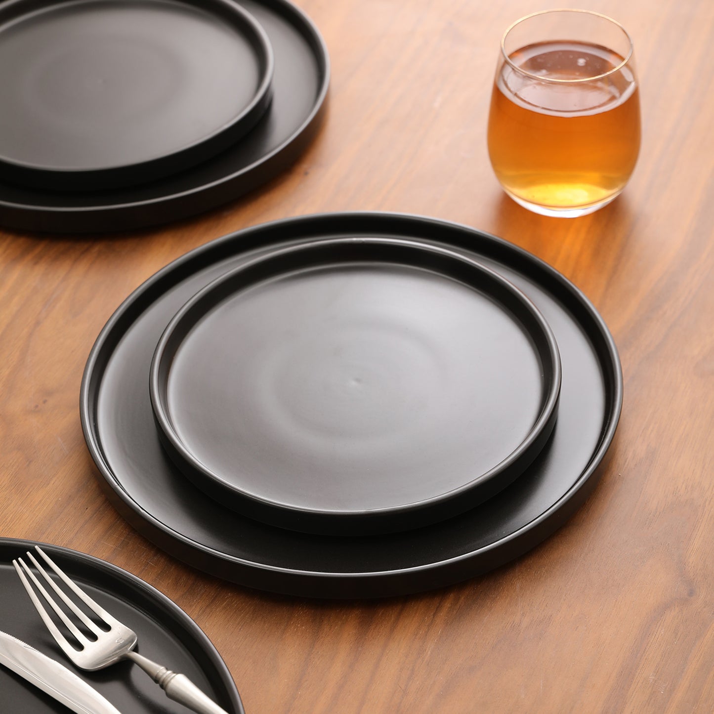 Celina Stoneware Salad Plate - Black